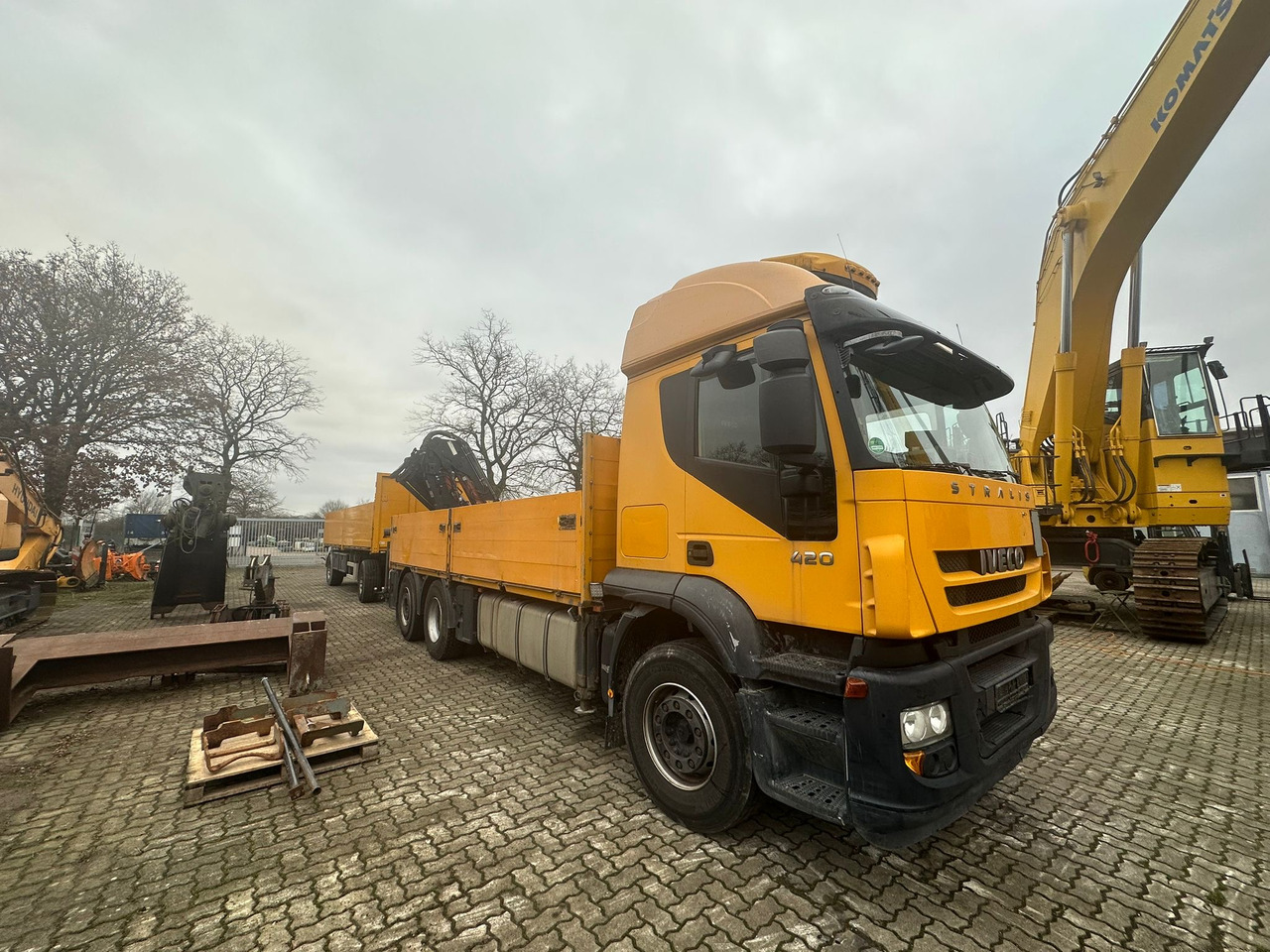 IVECO STRALIS 420 truck open box with TEREX loading crane 290.2E-A3 - Мултилифт с кука камион, Камион с кран: снимка 2 IVECO STRALIS 420 truck open box with TEREX loading crane 290.2E-A3 - Мултилифт с кука камион, Камион с кран: снимка 2