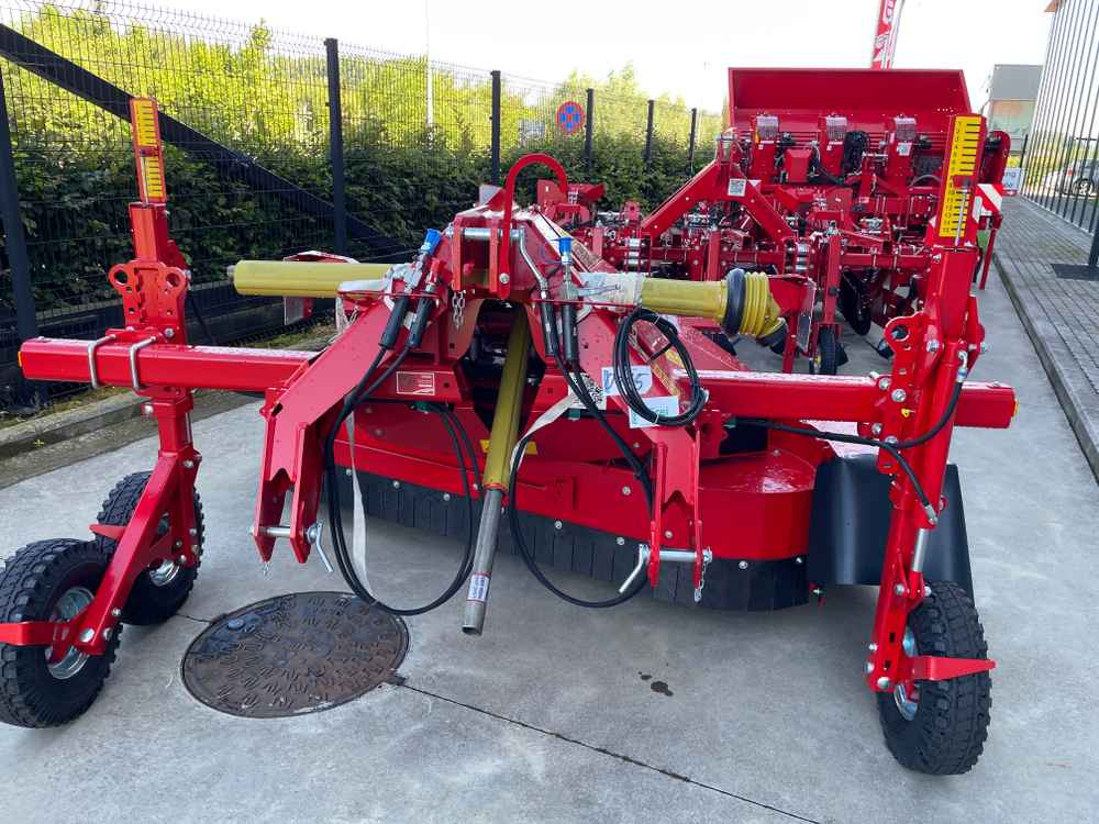 Grimme VT 220F - Машина за събиране на грозде: снимка 4 Grimme VT 220F - Машина за събиране на грозде: снимка 4