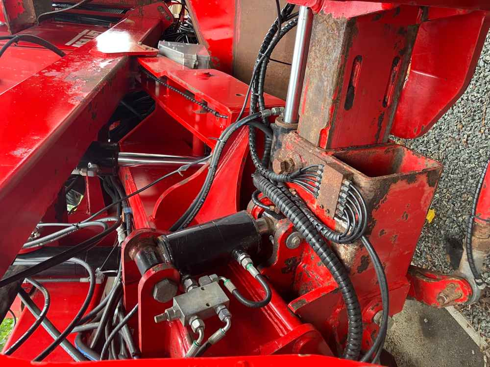 ASA-Lift Red Beet Topper - Машина за събиране на грозде: снимка 3 ASA-Lift Red Beet Topper - Машина за събиране на грозде: снимка 3