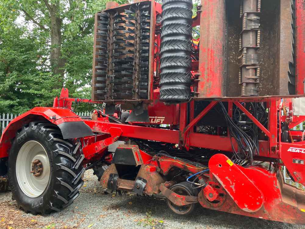 ASA-Lift Red Beet Topper - Машина за събиране на грозде: снимка 1 ASA-Lift Red Beet Topper - Машина за събиране на грозде: снимка 1