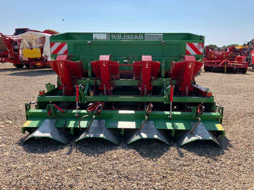 Комбайн Baselier Baselier 4 Row Mounted FA-W, Potato Planter Tilla Combination: снимка 23 Комбайн Baselier Baselier 4 Row Mounted FA-W, Potato Planter Tilla Combination: снимка 23