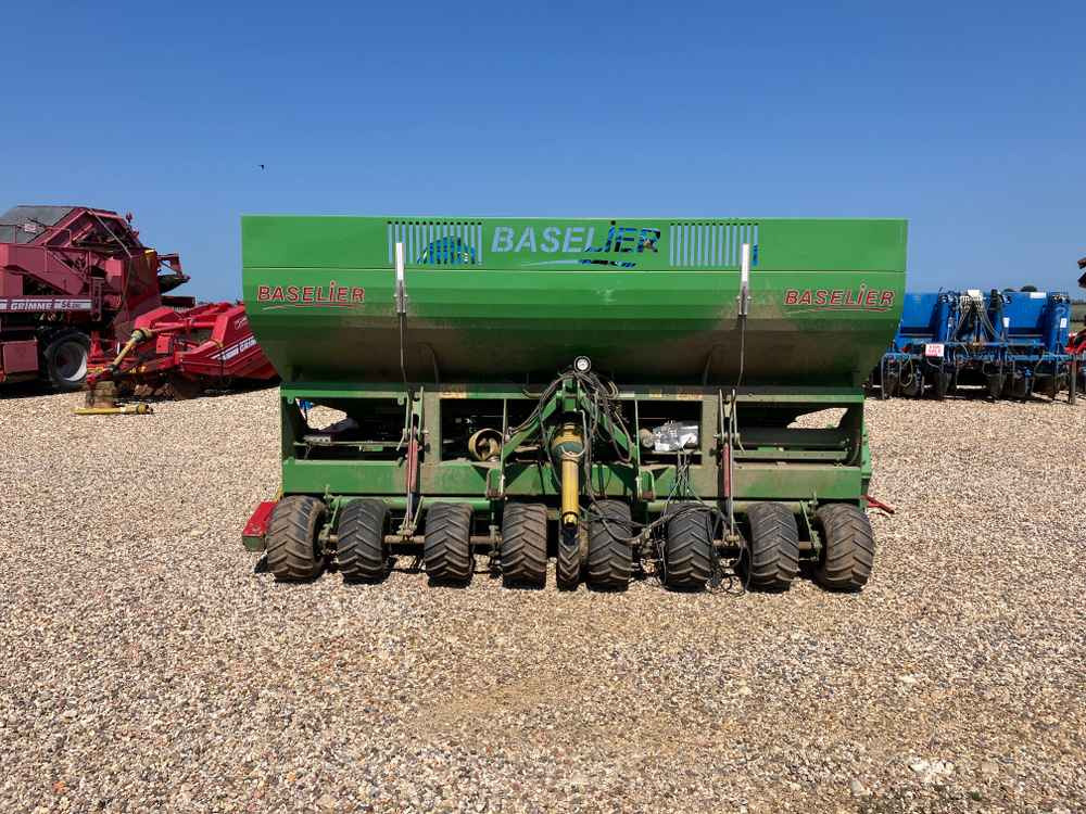 Комбайн Baselier Baselier 4 Row Mounted FA-W, Potato Planter Tilla Combination: снимка 21 Комбайн Baselier Baselier 4 Row Mounted FA-W, Potato Planter Tilla Combination: снимка 21