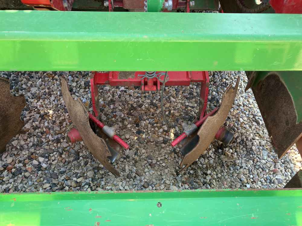 Комбайн Baselier Baselier 4 Row Mounted FA-W, Potato Planter Tilla Combination: снимка 12 Комбайн Baselier Baselier 4 Row Mounted FA-W, Potato Planter Tilla Combination: снимка 12