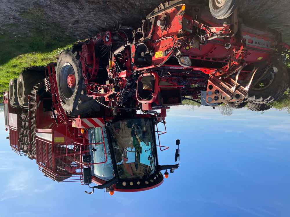 Holmer Holmer T4-40 Self-Propelled Sugarbeet Harvester - Машина за обработка на почвата: снимка 1 Holmer Holmer T4-40 Self-Propelled Sugarbeet Harvester - Машина за обработка на почвата: снимка 1
