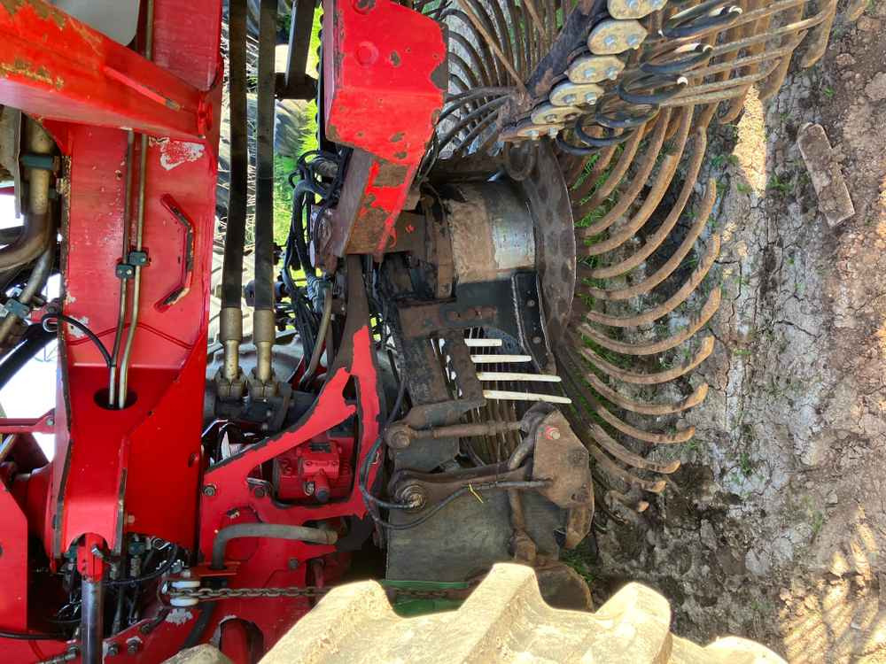 Holmer Holmer T4-40 Self-Propelled Sugarbeet Harvester - Машина за обработка на почвата: снимка 2 Holmer Holmer T4-40 Self-Propelled Sugarbeet Harvester - Машина за обработка на почвата: снимка 2