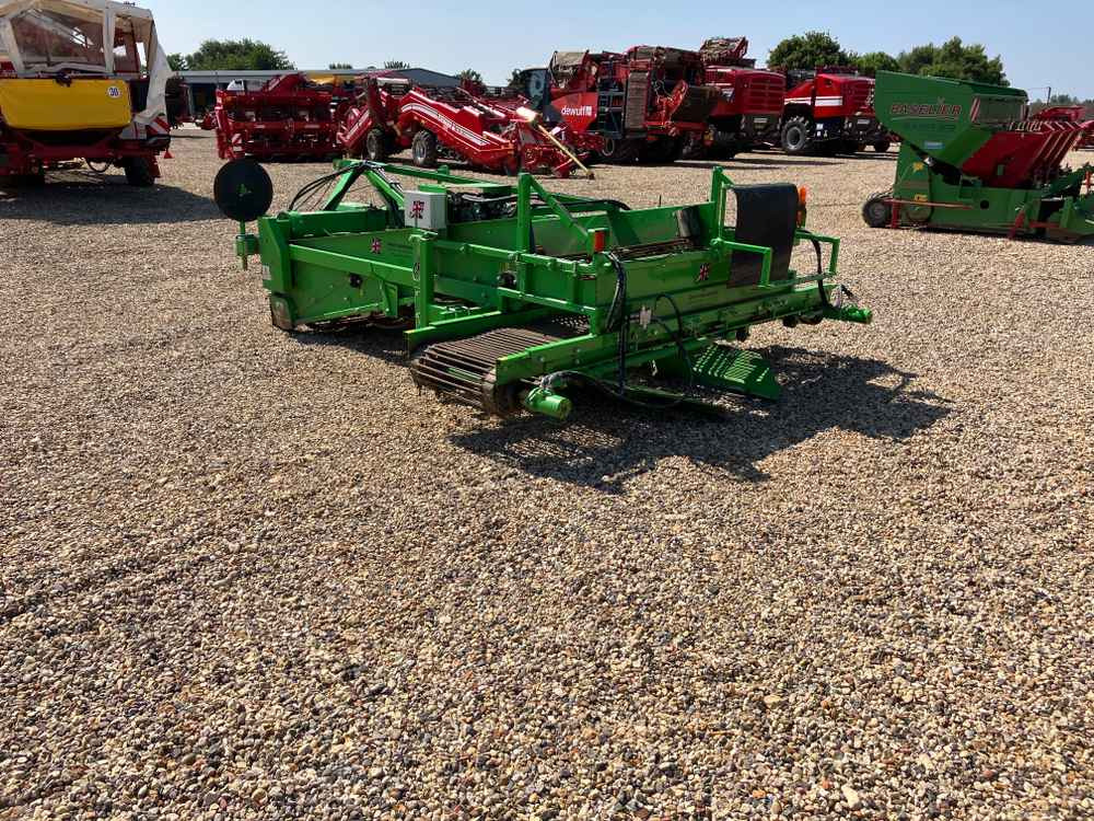Jones Onion Windrower - Машина за събиране на грозде: снимка 4 Jones Onion Windrower - Машина за събиране на грозде: снимка 4