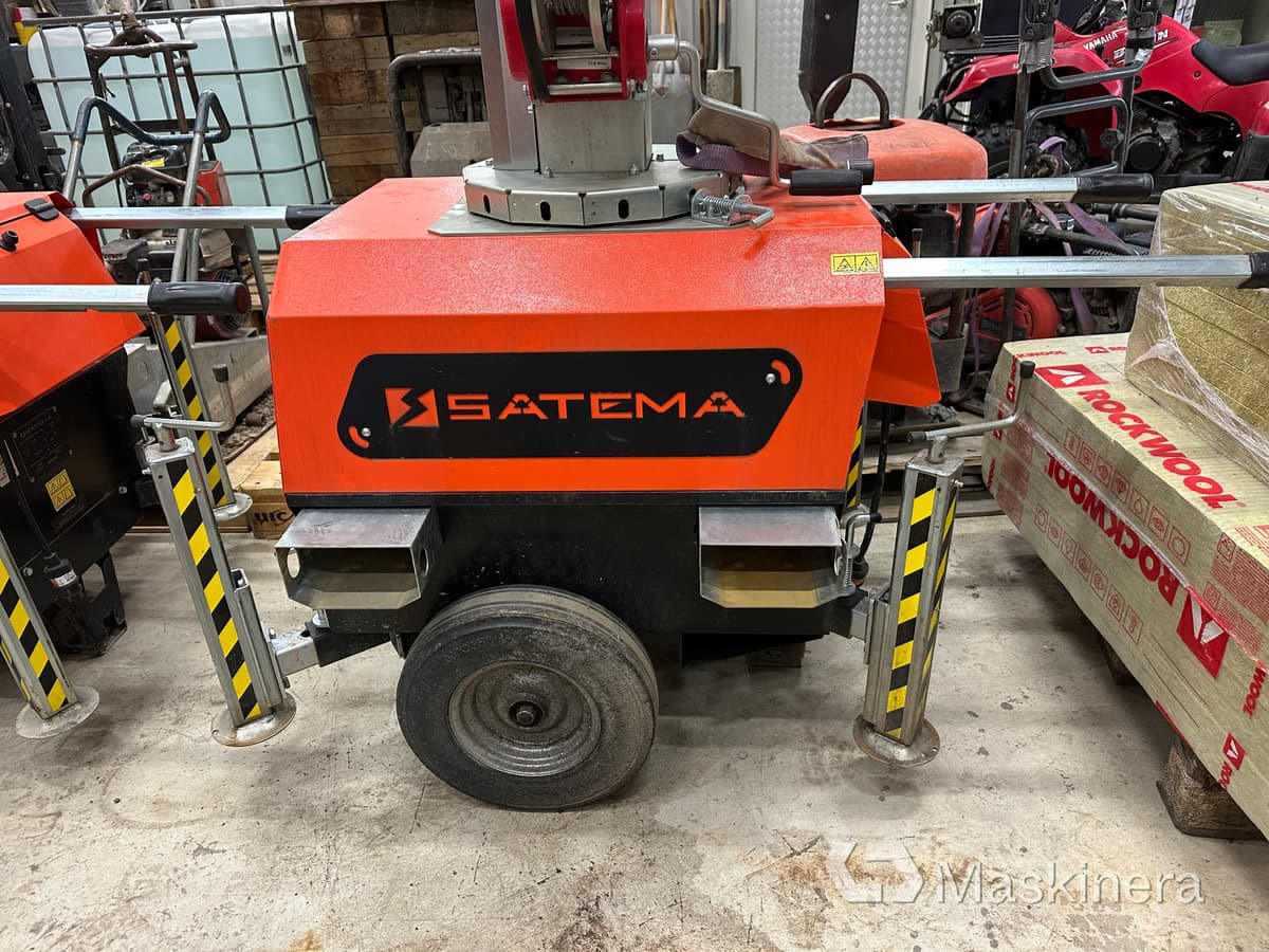 Belysningsmast Satema X-Chain 4x230 W - Осветителна кула: снимка 3 Belysningsmast Satema X-Chain 4x230 W - Осветителна кула: снимка 3