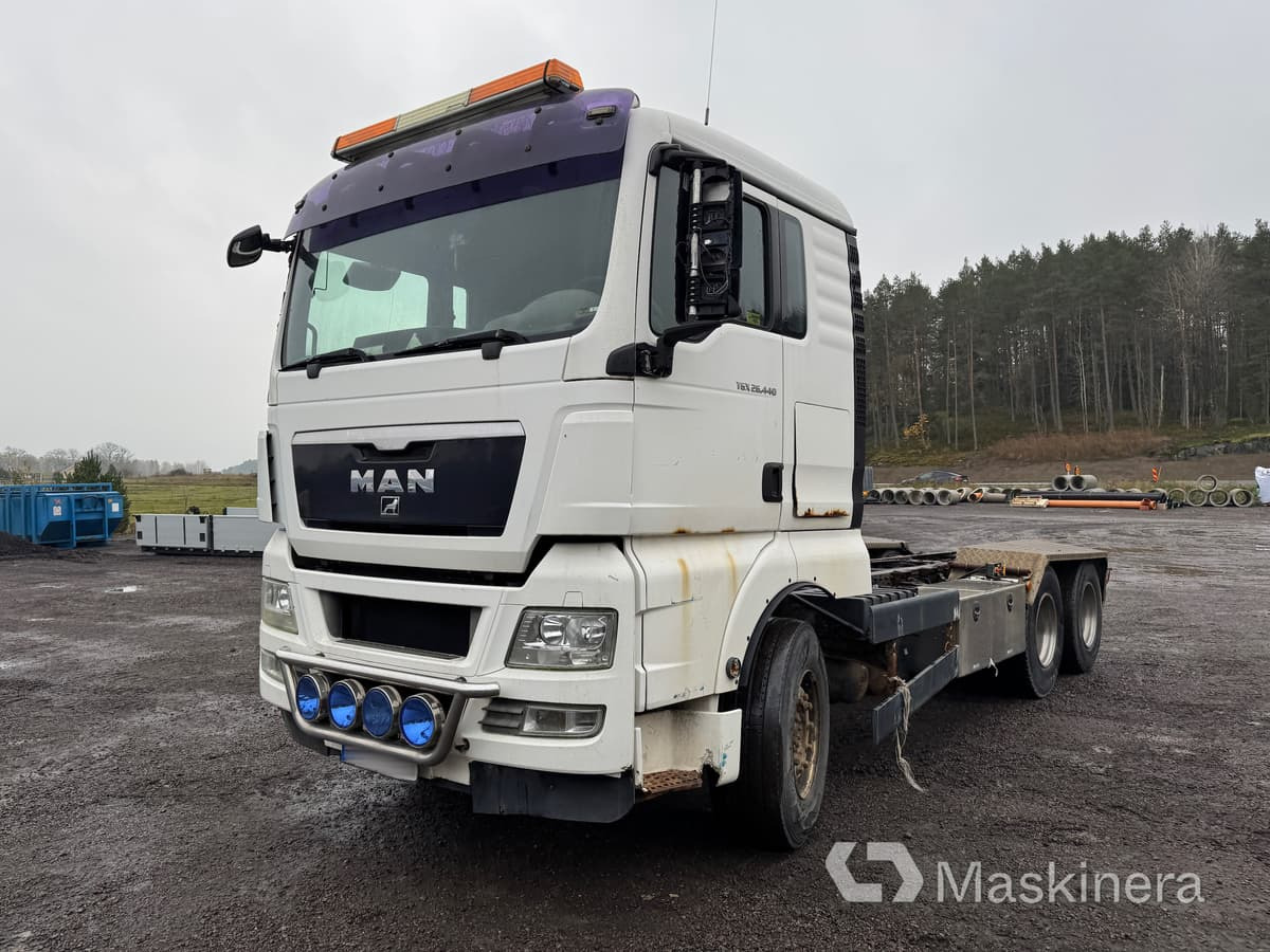 Dragbil Man TGX 26.440 6X4 BL - Шаси кабина: снимка 1 Dragbil Man TGX 26.440 6X4 BL - Шаси кабина: снимка 1
