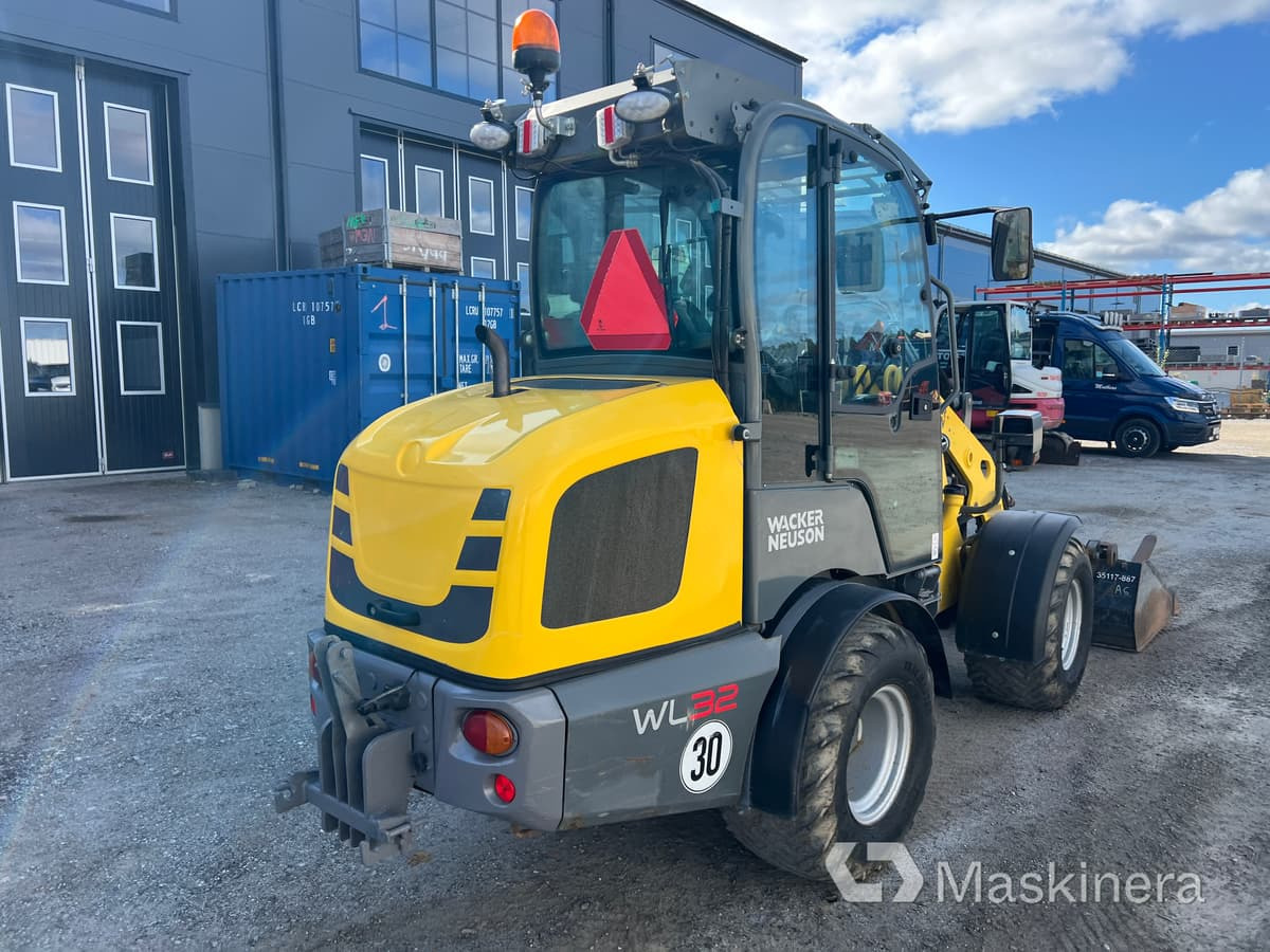 Hjullastare Wacker Neuson WL 32 med redskap - Друга техника: снимка 5 Hjullastare Wacker Neuson WL 32 med redskap - Друга техника: снимка 5