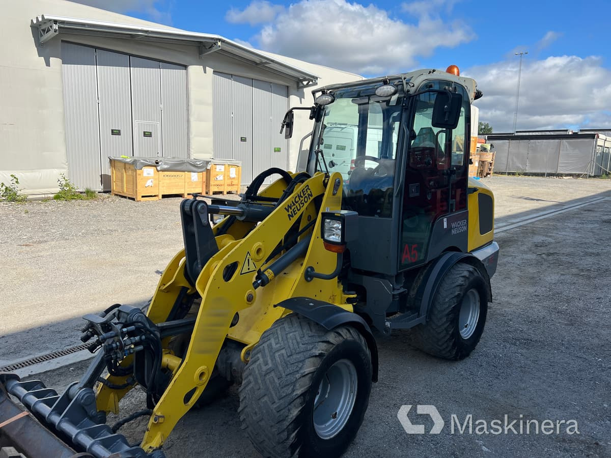 Hjullastare Wacker Neuson WL 32 med redskap - Друга техника: снимка 1 Hjullastare Wacker Neuson WL 32 med redskap - Друга техника: снимка 1