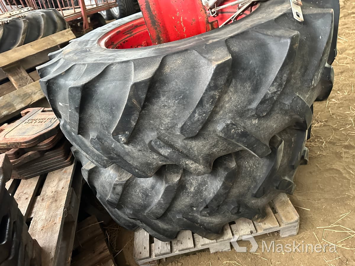 Dubbelmontage Michelin 16.9 R28 - Комплект колела: снимка 5 Dubbelmontage Michelin 16.9 R28 - Комплект колела: снимка 5