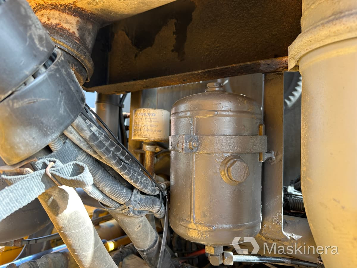 Съчленен самосвал Dumper Volvo A25E 6x6: снимка 46