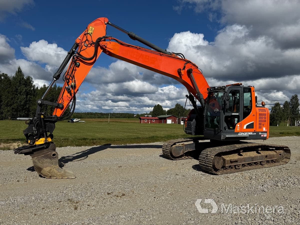 Grävmaskin Doosan DX235LCR-5 - Верижен багер: снимка 1 Grävmaskin Doosan DX235LCR-5 - Верижен багер: снимка 1