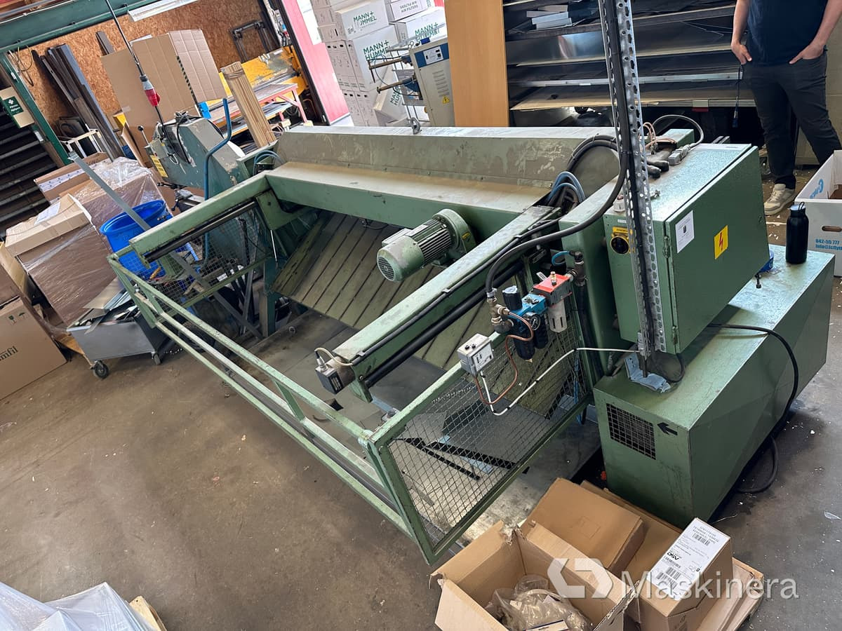 Gradsax Göteneds L-325F - Металообработваща машина: снимка 4 Gradsax Göteneds L-325F - Металообработваща машина: снимка 4
