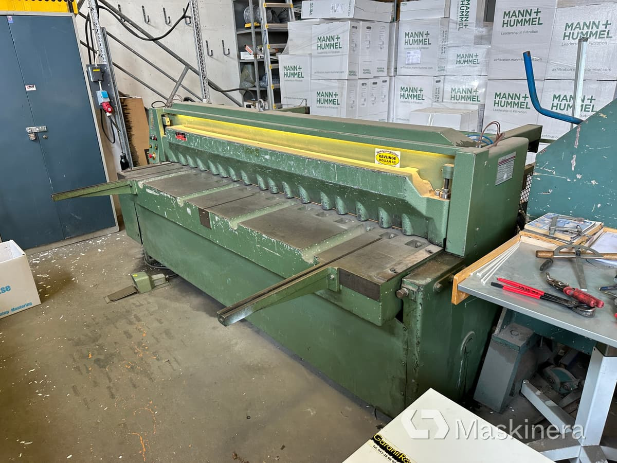Gradsax Göteneds L-325F - Металообработваща машина: снимка 1 Gradsax Göteneds L-325F - Металообработваща машина: снимка 1