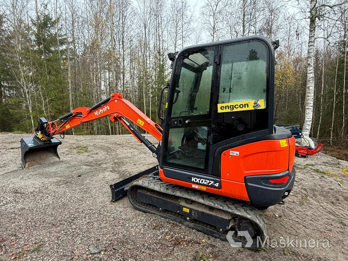Grävmaskin Kubota KX027-4 med flera redskap - Верижен багер: снимка 3 Grävmaskin Kubota KX027-4 med flera redskap - Верижен багер: снимка 3