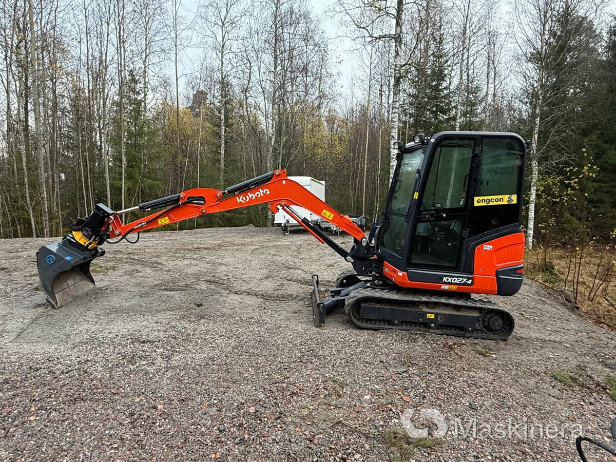 Grävmaskin Kubota KX027-4 med flera redskap - Верижен багер: снимка 2 Grävmaskin Kubota KX027-4 med flera redskap - Верижен багер: снимка 2