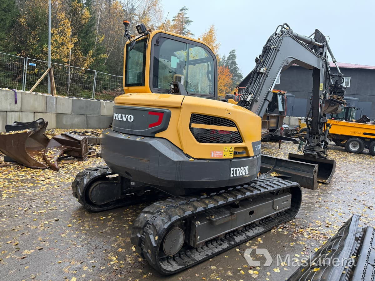 Grävmaskin Volvo ECR88D med tillbehör - Верижен багер: снимка 4 Grävmaskin Volvo ECR88D med tillbehör - Верижен багер: снимка 4