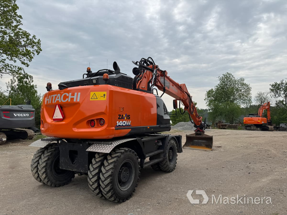 Hjulgrävare Hitachi Zaxis 140W med redskap - Верижен багер: снимка 5 Hjulgrävare Hitachi Zaxis 140W med redskap - Верижен багер: снимка 5
