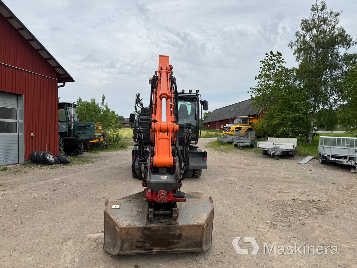 Hjulgrävare Hitachi Zaxis 140W med redskap - Верижен багер: снимка 2 Hjulgrävare Hitachi Zaxis 140W med redskap - Верижен багер: снимка 2