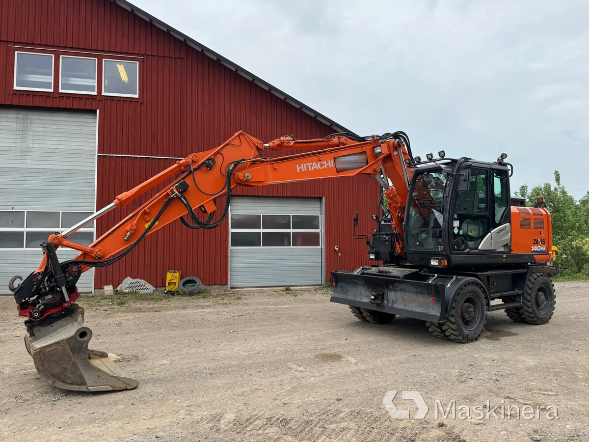 Hjulgrävare Hitachi Zaxis 140W med redskap - Верижен багер: снимка 1 Hjulgrävare Hitachi Zaxis 140W med redskap - Верижен багер: снимка 1