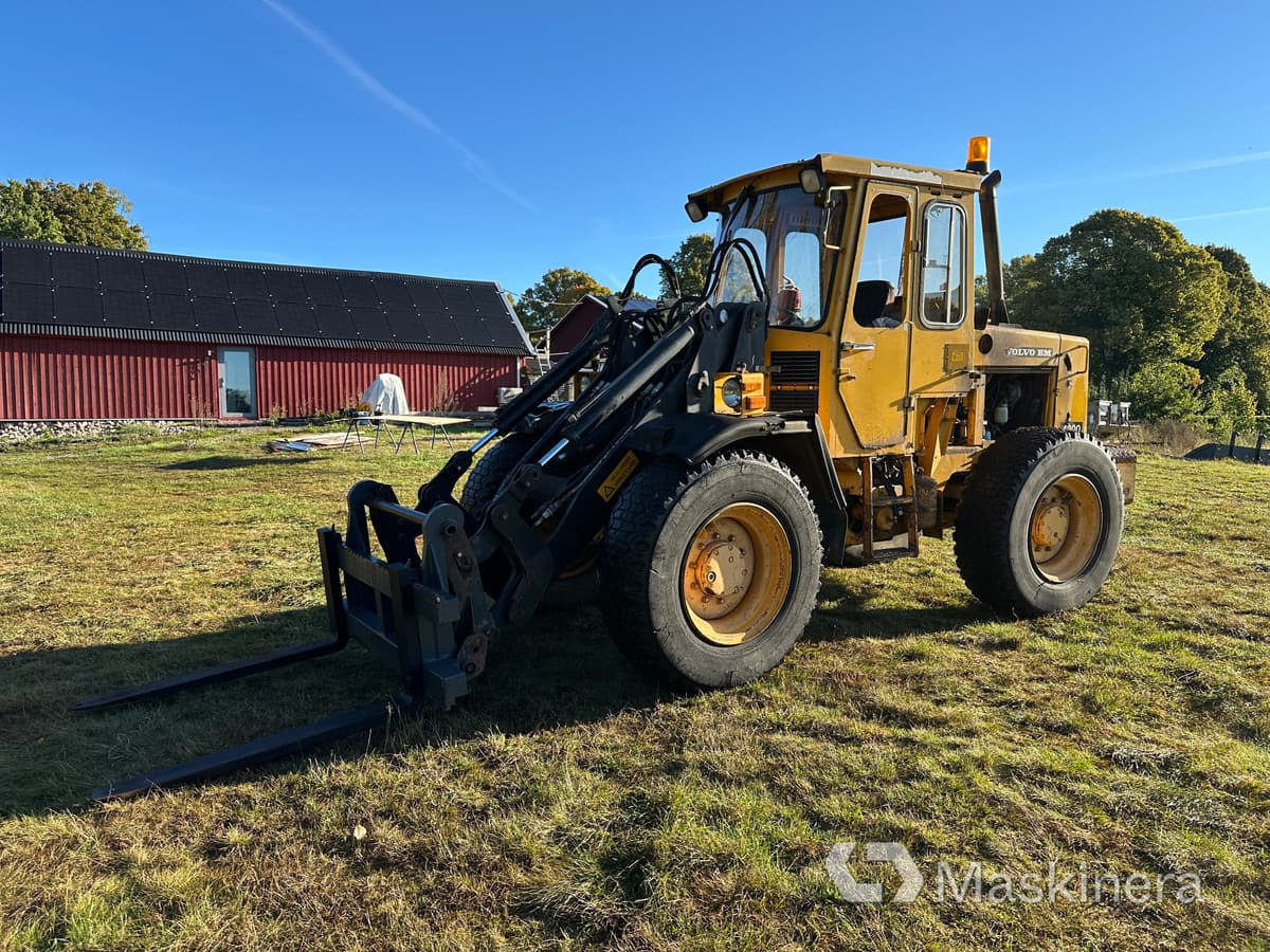 Hjullastare Volvo BM 4200 - Колесен товарач: снимка 1 Hjullastare Volvo BM 4200 - Колесен товарач: снимка 1