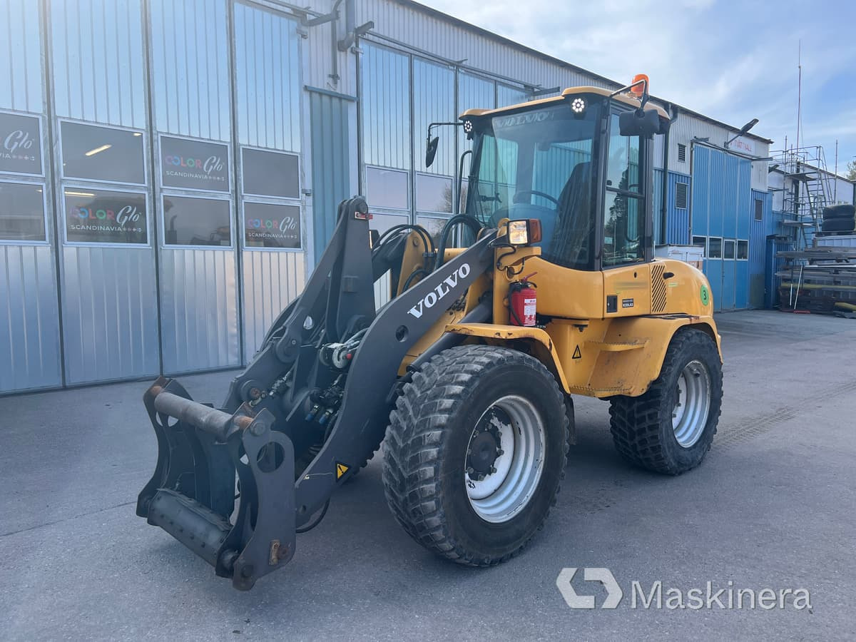 Hjullastare Volvo L35B - Колесен товарач: снимка 1 Hjullastare Volvo L35B - Колесен товарач: снимка 1