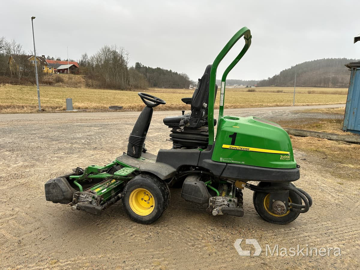 John Deere 2500E E-Cut Hybrid Greenklippare - Косачка за трева: снимка 3 John Deere 2500E E-Cut Hybrid Greenklippare - Косачка за трева: снимка 3