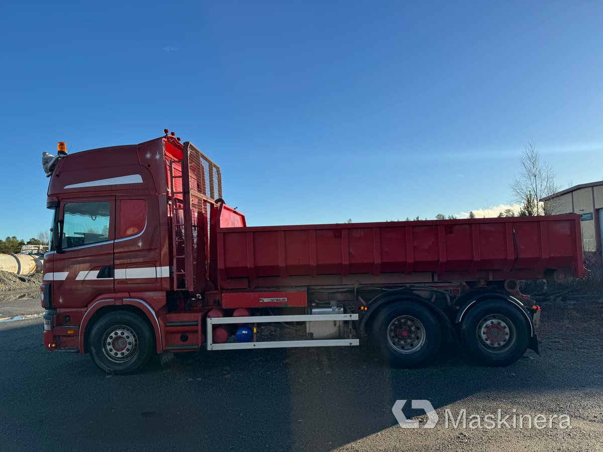 Lastväxlare Scania R144 6X2 med tre flak - Мултилифт с кука камион: снимка 2 Lastväxlare Scania R144 6X2 med tre flak - Мултилифт с кука камион: снимка 2