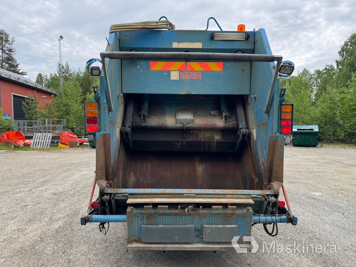Scania P94DB 4X2 NA 230 Sopbil Scania P94DB 4X2 Baklastare - Боклукчийска кола: снимка 4 Scania P94DB 4X2 NA 230 Sopbil Scania P94DB 4X2 Baklastare - Боклукчийска кола: снимка 4