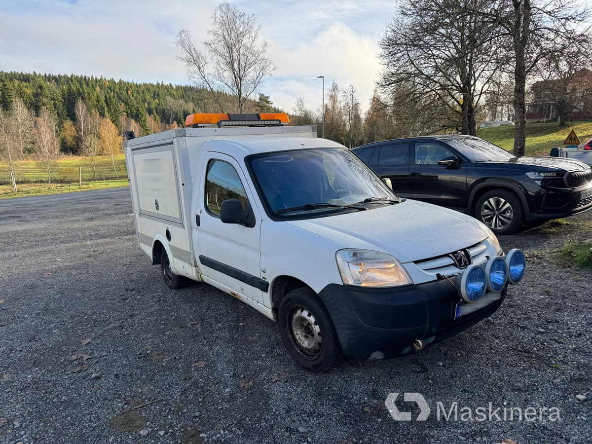 Skåpbil Peugeot Partner 1.6 HDI - Малък ван: снимка 3 Skåpbil Peugeot Partner 1.6 HDI - Малък ван: снимка 3