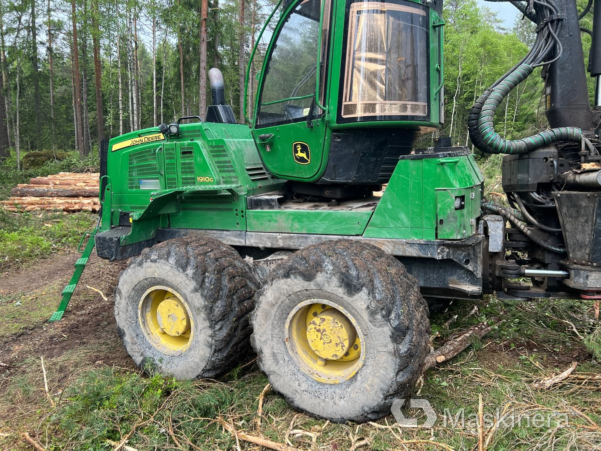Форвардер Skotare John Deere 1910G: снимка 16 Форвардер Skotare John Deere 1910G: снимка 16