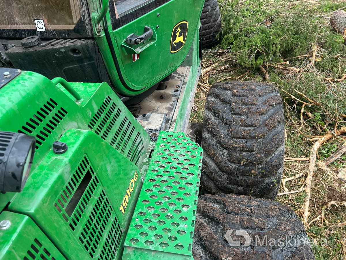 Форвардер Skotare John Deere 1910G: снимка 17 Форвардер Skotare John Deere 1910G: снимка 17