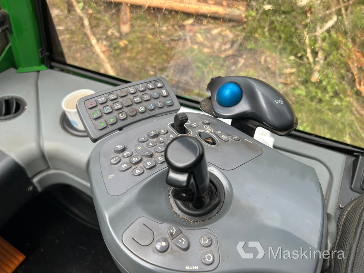 Форвардер Skotare John Deere 1910G: снимка 21 Форвардер Skotare John Deere 1910G: снимка 21