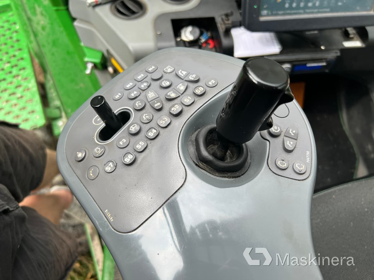 Форвардер Skotare John Deere 1910G: снимка 27 Форвардер Skotare John Deere 1910G: снимка 27