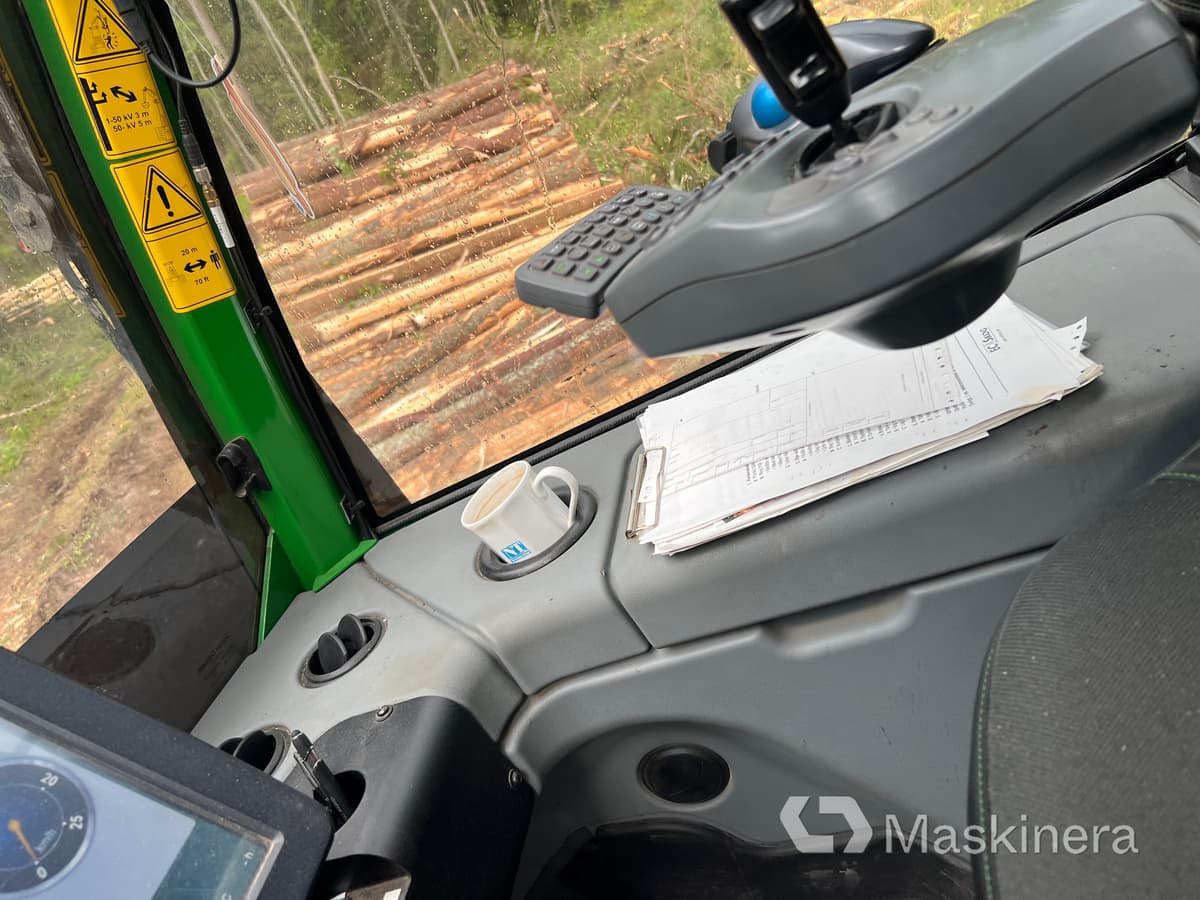 Форвардер Skotare John Deere 1910G: снимка 19 Форвардер Skotare John Deere 1910G: снимка 19