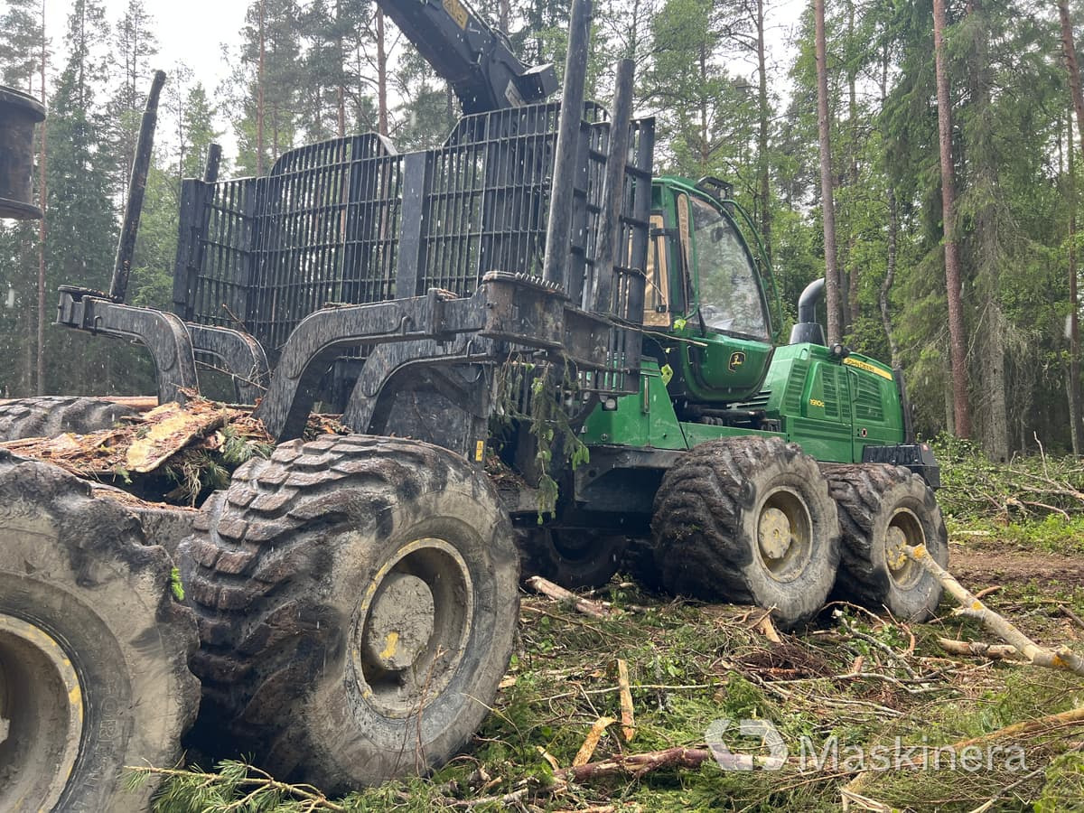 Форвардер Skotare John Deere 1910G: снимка 8 Форвардер Skotare John Deere 1910G: снимка 8