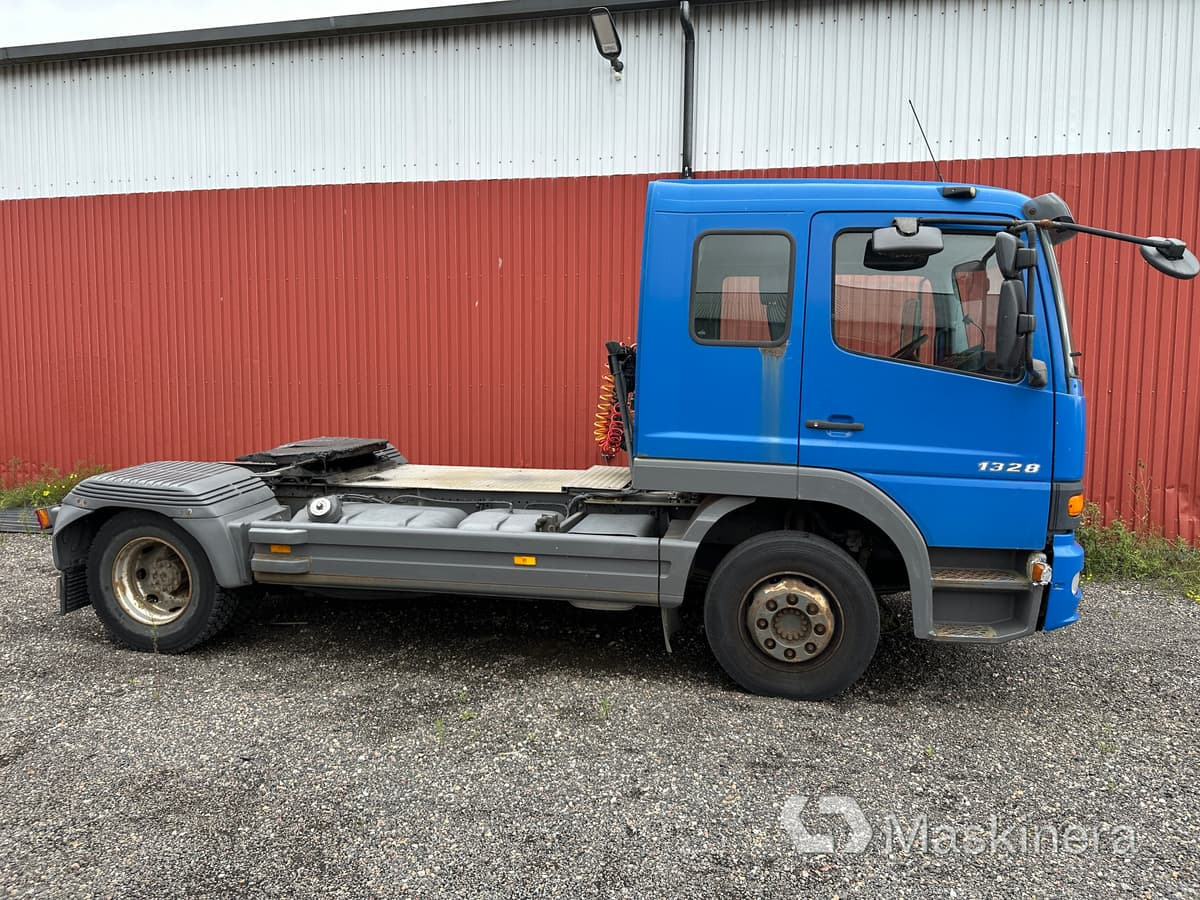 Lastbil Mercedes-Benz Atego 1328 LS 4X - Влекач: снимка 2 Lastbil Mercedes-Benz Atego 1328 LS 4X - Влекач: снимка 2