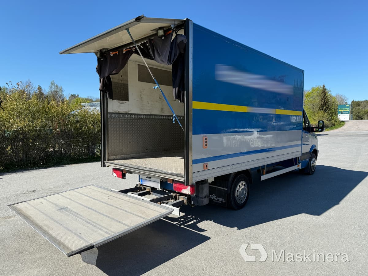 Volkswagen Crafter 50 2.5 TDI Volkswagen Crafter 2.5 TDI Skåp/Bakgavellyft - Лекотоварен автомобил фургон: снимка 5 Volkswagen Crafter 50 2.5 TDI Volkswagen Crafter 2.5 TDI Skåp/Bakgavellyft - Лекотоварен автомобил фургон: снимка 5