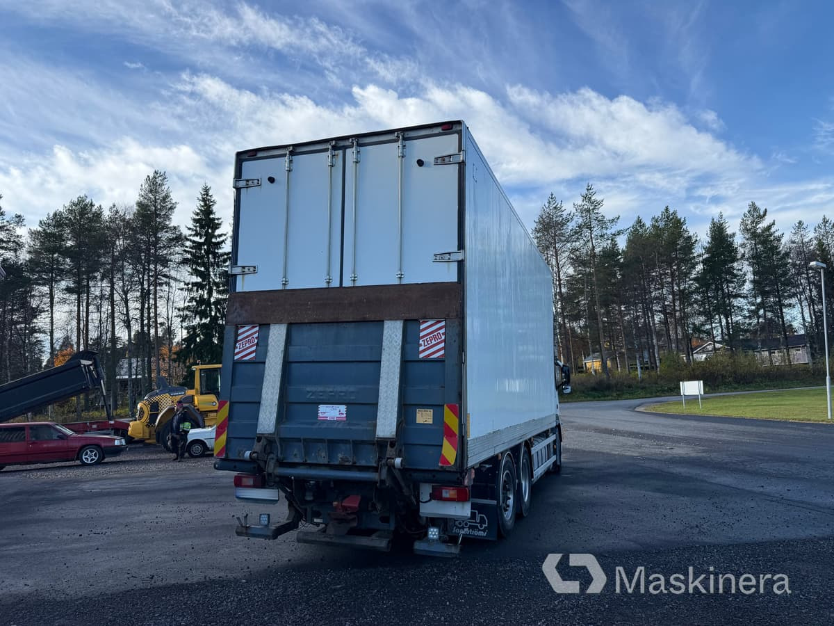 Volvo FM Skåpbil 6x2 - Камион фургон: снимка 2 Volvo FM Skåpbil 6x2 - Камион фургон: снимка 2