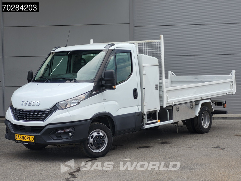 Iveco Daily 35C18 3.0L Automaat Kipper met Kist Dubbellucht 3,5t Trekhaak Cruise Euro6 Tipper Benne Kieper 2m3 Trekhaak Cruise control - Бус самосвал: снимка 2 Iveco Daily 35C18 3.0L Automaat Kipper met Kist Dubbellucht 3,5t Trekhaak Cruise Euro6 Tipper Benne Kieper 2m3 Trekhaak Cruise control - Бус самосвал: снимка 2