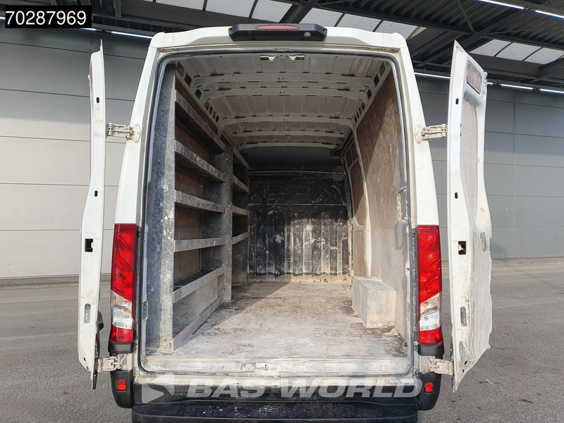 Iveco Daily 35S18 3.0L Automaat L2H2 3,5t Trekhaak 180PK LED Navi Airco Cruise Camera Euro6 L2 12m3 Airco Trekhaak Cruise control - Товарен бус: снимка 3 Iveco Daily 35S18 3.0L Automaat L2H2 3,5t Trekhaak 180PK LED Navi Airco Cruise Camera Euro6 L2 12m3 Airco Trekhaak Cruise control - Товарен бус: снимка 3