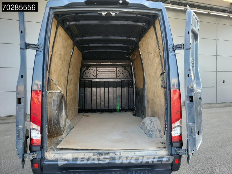 Iveco Daily 35S18 3.0L Automaat L2H2 3,5t Trekhaak LED Navi Airco Cruise Camera Euro6 L2 11m3 Airco Trekhaak Cruise control - Товарен бус: снимка 3 Iveco Daily 35S18 3.0L Automaat L2H2 3,5t Trekhaak LED Navi Airco Cruise Camera Euro6 L2 11m3 Airco Trekhaak Cruise control - Товарен бус: снимка 3