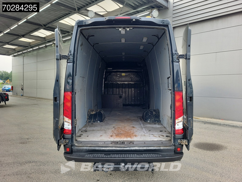 Iveco Daily 50C18 3.0L 180PK Luchtvering L3H2 Dubbellucht 3,5t Trekhaak Airco Camera Euro6 L4H2 16m3 Airco Trekhaak - Товарен бус: снимка 3 Iveco Daily 50C18 3.0L 180PK Luchtvering L3H2 Dubbellucht 3,5t Trekhaak Airco Camera Euro6 L4H2 16m3 Airco Trekhaak - Товарен бус: снимка 3