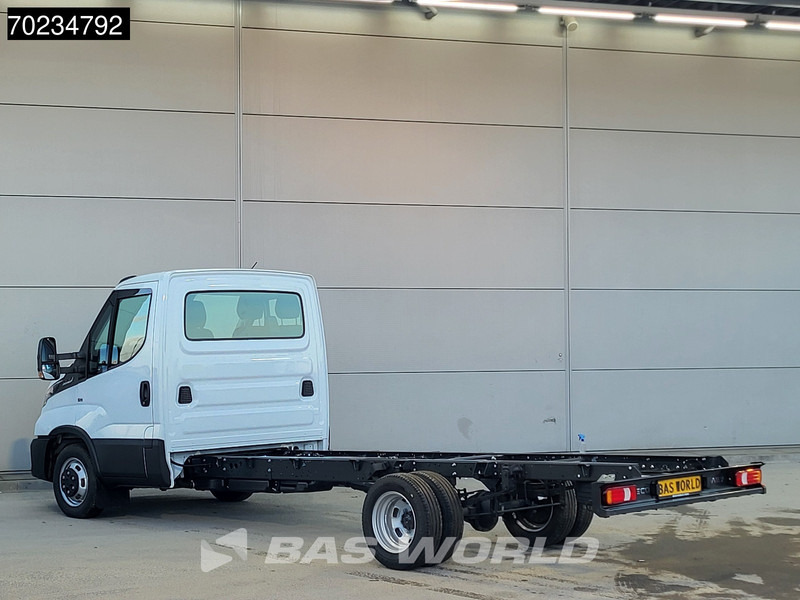 Iveco Daily 35C18 Automaat 410wb Dubbellucht 2025model Chassis Cabine ACC Navi Fahrgestell Airco - Лекотоварен автомобил: снимка 2 Iveco Daily 35C18 Automaat 410wb Dubbellucht 2025model Chassis Cabine ACC Navi Fahrgestell Airco - Лекотоварен автомобил: снимка 2