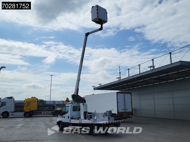 Iveco Daily 35S14 Hoogwerker 11meter Werkhoogte Klubb Navi Airco Cruise Cmaera Parkeersensoren Nacelle Arbeitsbühne 2Personen Airco Cruise c - Лекотоварен автомобил: снимка 2 Iveco Daily 35S14 Hoogwerker 11meter Werkhoogte Klubb Navi Airco Cruise Cmaera Parkeersensoren Nacelle Arbeitsbühne 2Personen Airco Cruise c - Лекотоварен автомобил: снимка 2