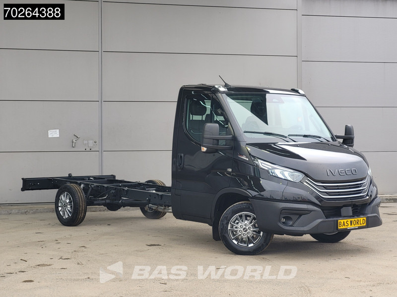 Iveco Daily 35S18 Automaat 410WB Chassis Cabine LED Navi ACC Camera Fahrgestell Airco - Лекотоварен автомобил: снимка 3 Iveco Daily 35S18 Automaat 410WB Chassis Cabine LED Navi ACC Camera Fahrgestell Airco - Лекотоварен автомобил: снимка 3