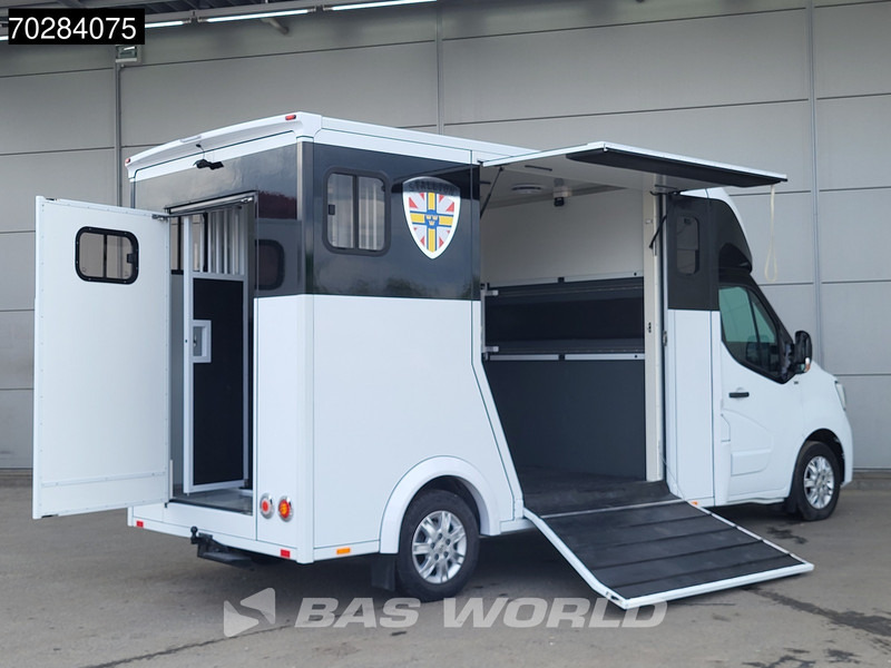 Renault Master 165PK Paardenwagen Hengstenuitvoering Navi LED Trekhaak Airco Cruise Camera Euro6 Horsetruck 15m3 Airco Trekhaak Cruise control - Лекотоварен автомобил: снимка 3 Renault Master 165PK Paardenwagen Hengstenuitvoering Navi LED Trekhaak Airco Cruise Camera Euro6 Horsetruck 15m3 Airco Trekhaak Cruise control - Лекотоварен автомобил: снимка 3