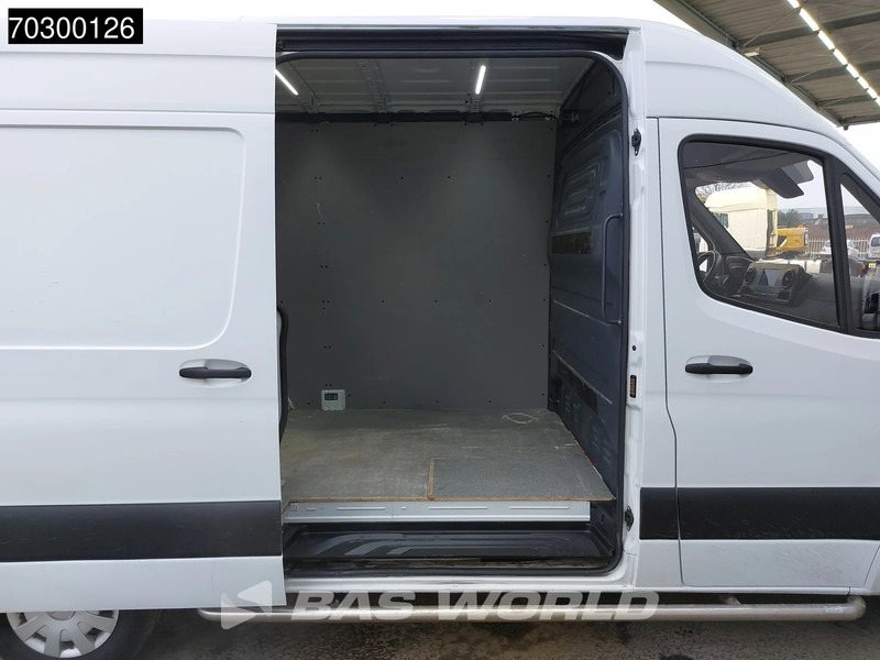 Товарен бус Mercedes-Benz Sprinter 314 CDI L2H2 Trekhaak Airco Cruise Camera MBUX CarPlay Euro6 L2 Airco Trekhaak Cruise control: снимка 7 Товарен бус Mercedes-Benz Sprinter 314 CDI L2H2 Trekhaak Airco Cruise Camera MBUX CarPlay Euro6 L2 Airco Trekhaak Cruise control: снимка 7