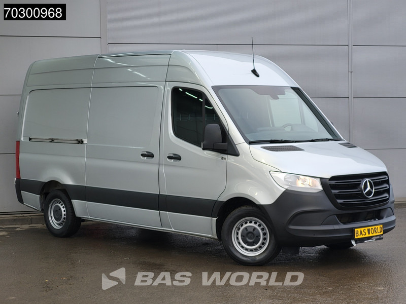 Mercedes-Benz Sprinter 315 CDI Automaat L2H2 150PK Airco Camera Parkeersensoren MBUX CarPlay Euro6 L2 Airco - Малък ван: снимка 3 Mercedes-Benz Sprinter 315 CDI Automaat L2H2 150PK Airco Camera Parkeersensoren MBUX CarPlay Euro6 L2 Airco - Малък ван: снимка 3
